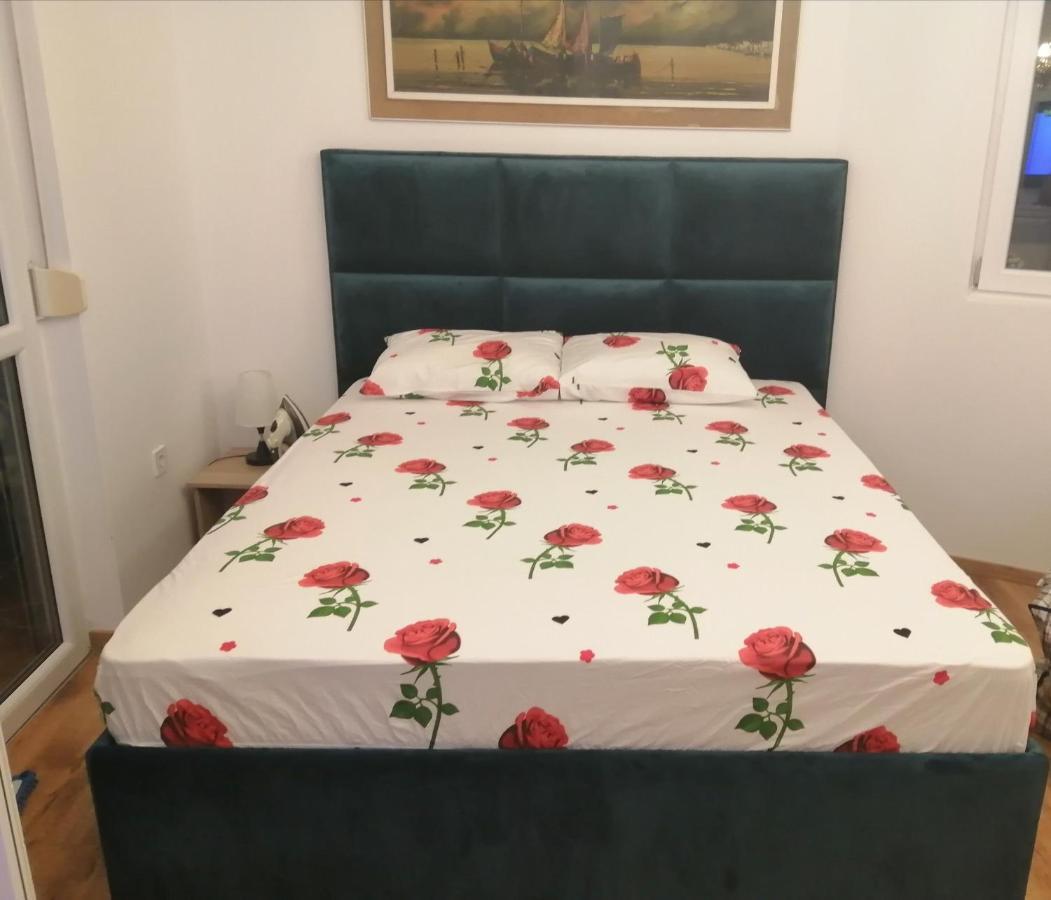 Sveti Stefan- Apartment Dora מראה חיצוני תמונה